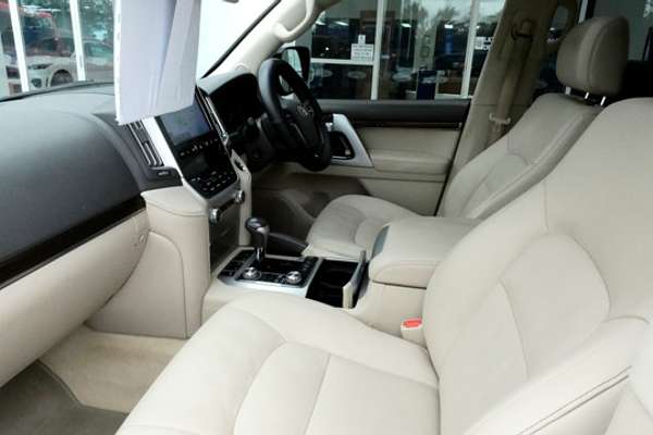 2019 Toyota Landcruiser Sahara VDJ200R