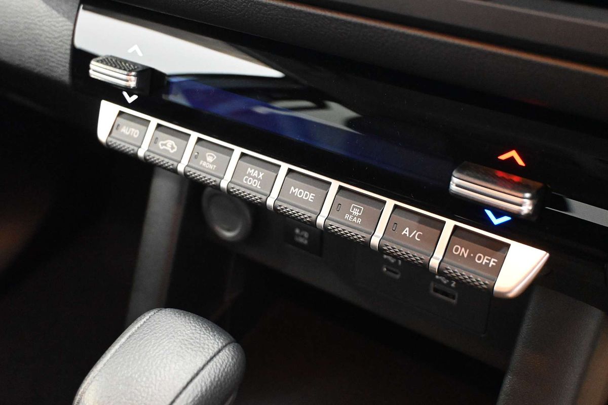 2025 Mitsubishi Triton GLX-R MV 4X4