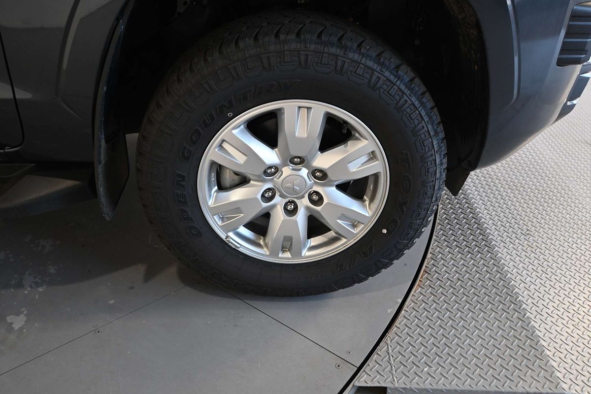 2025 Mitsubishi Triton GLX+ MV 4X4