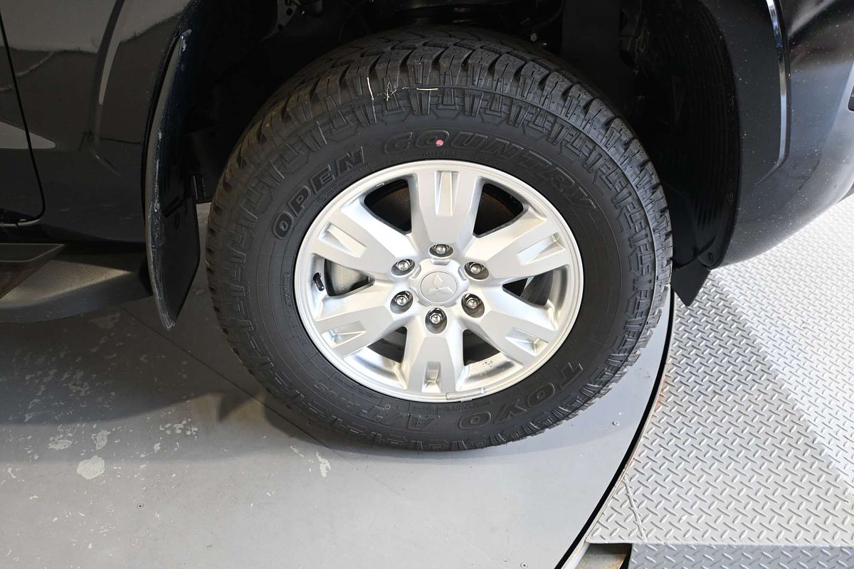 2025 Mitsubishi Triton GLX+ MV 4X4