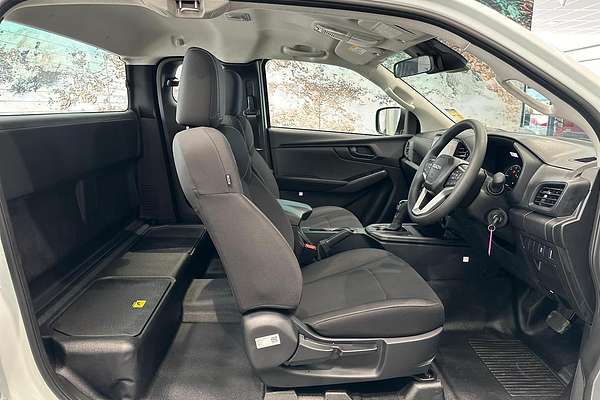 2025 Isuzu D-MAX SX High Ride Rear Wheel Drive