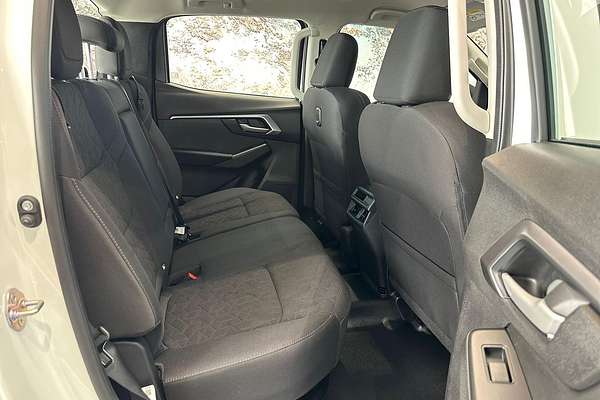 2025 Isuzu D-MAX LS-M 4X4
