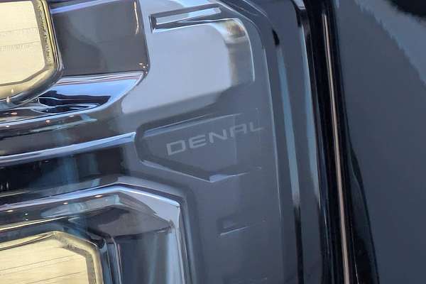 2025 GMC Yukon Denali T1