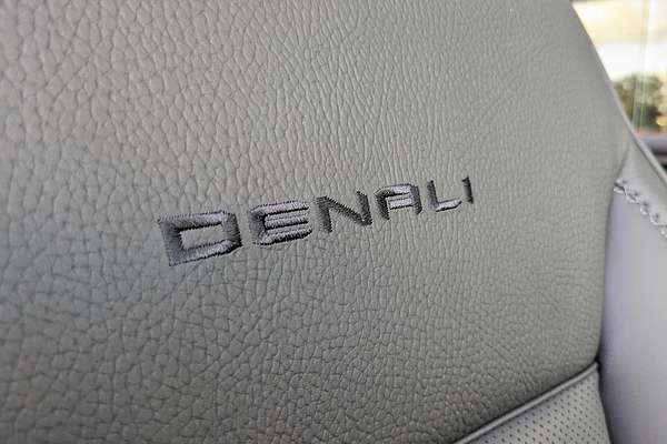 2025 GMC Yukon Denali T1