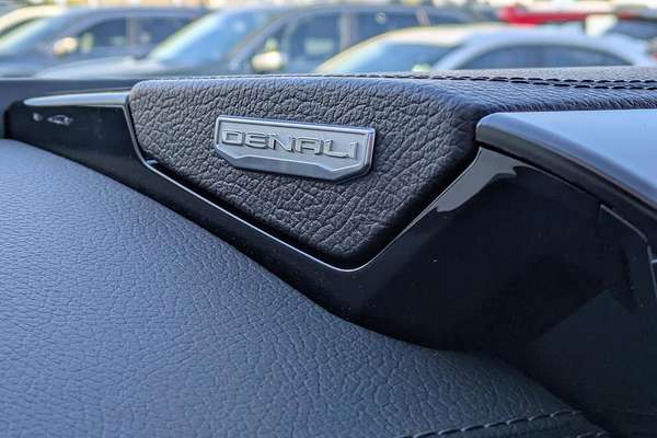 2025 GMC Yukon Denali T1