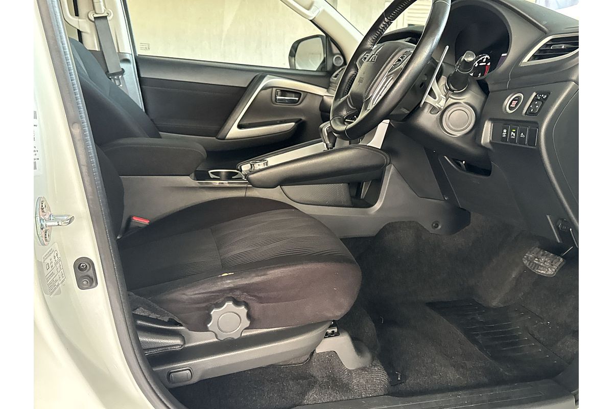 2022 Mitsubishi Pajero Sport GLS QF