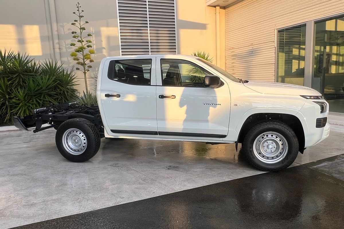 2025 Mitsubishi Triton GLX MV 4X4