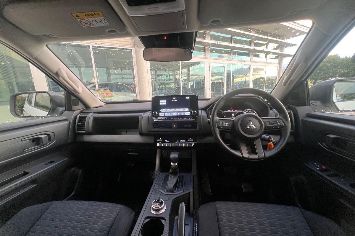 2025 Mitsubishi Triton GLX MV 4X4