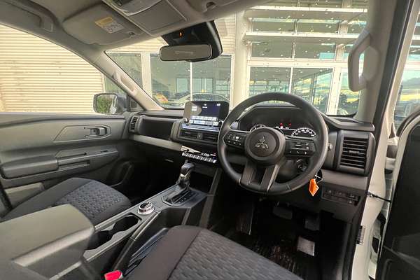 2025 Mitsubishi Triton GLX MV 4X4