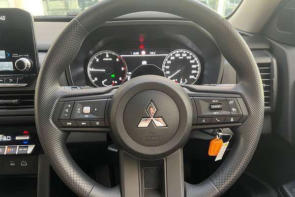 2025 Mitsubishi Triton GLX MV 4X4