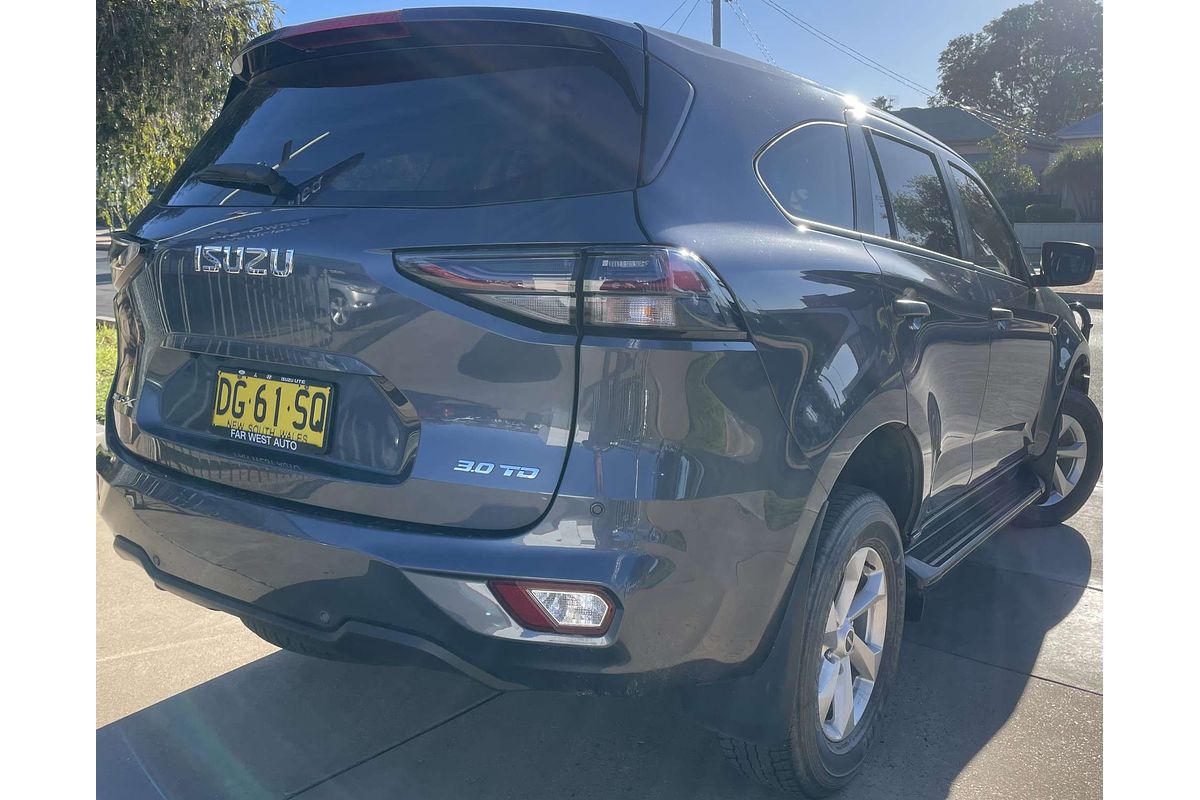2022 Isuzu MU-X LS-M