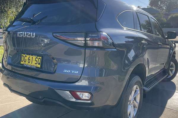 2022 Isuzu MU-X LS-M