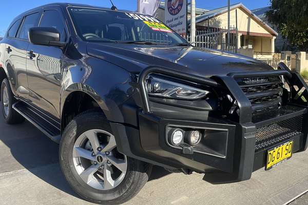 2022 Isuzu MU-X LS-M