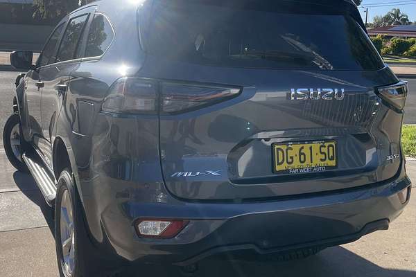 2022 Isuzu MU-X LS-M