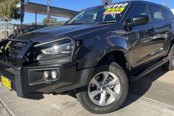 2022 Isuzu MU-X LS-M