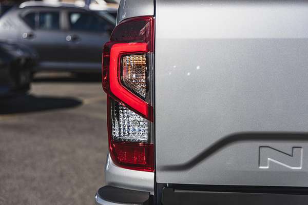 2024 Nissan Navara ST D23 4X4