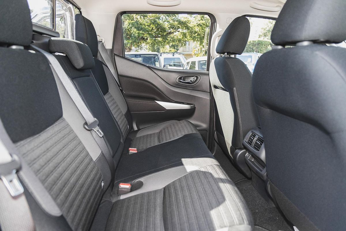 2024 Nissan Navara ST D23 4X4