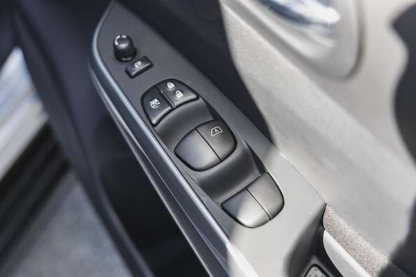 2024 Nissan Navara ST D23 4X4