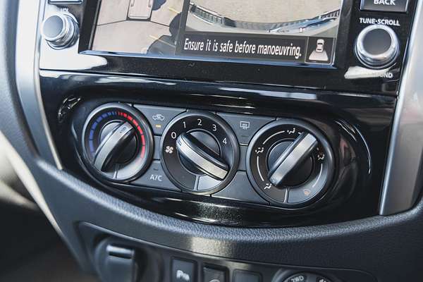 2024 Nissan Navara ST D23 4X4