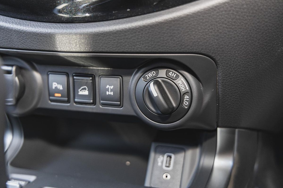 2024 Nissan Navara ST D23 4X4