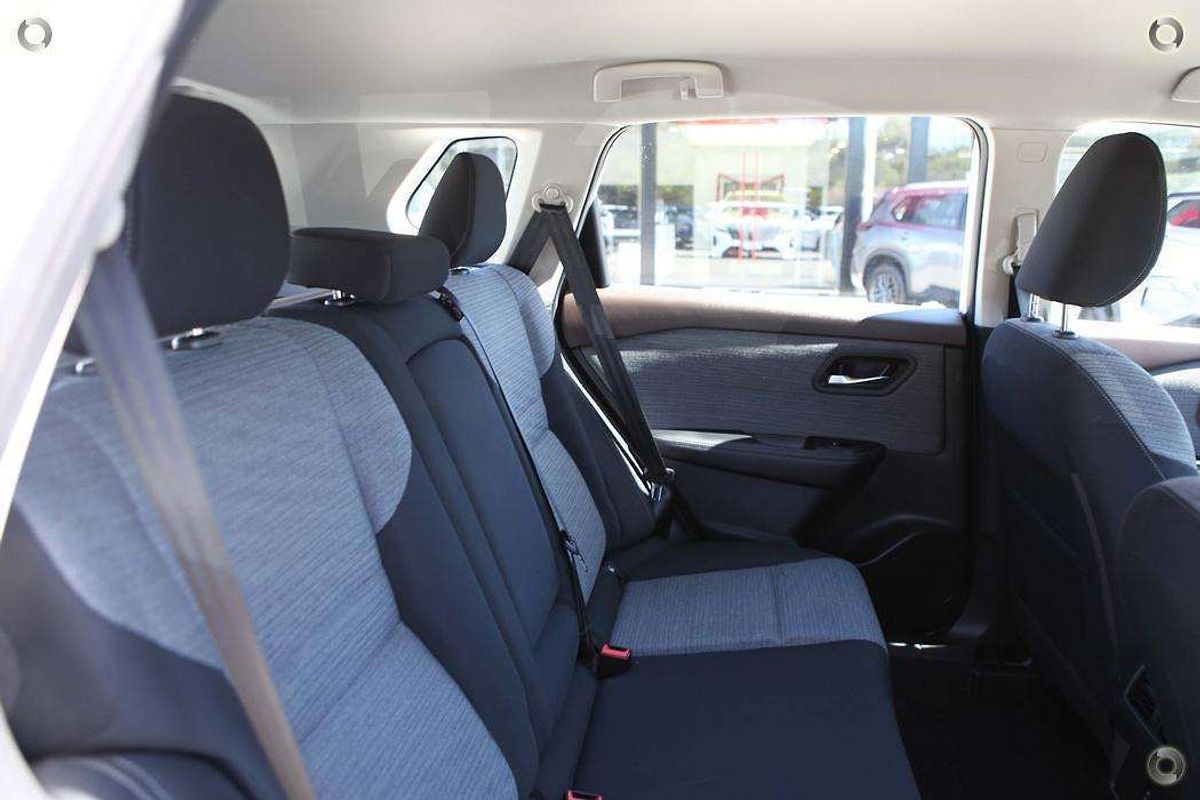 2023 Nissan X-TRAIL ST T33