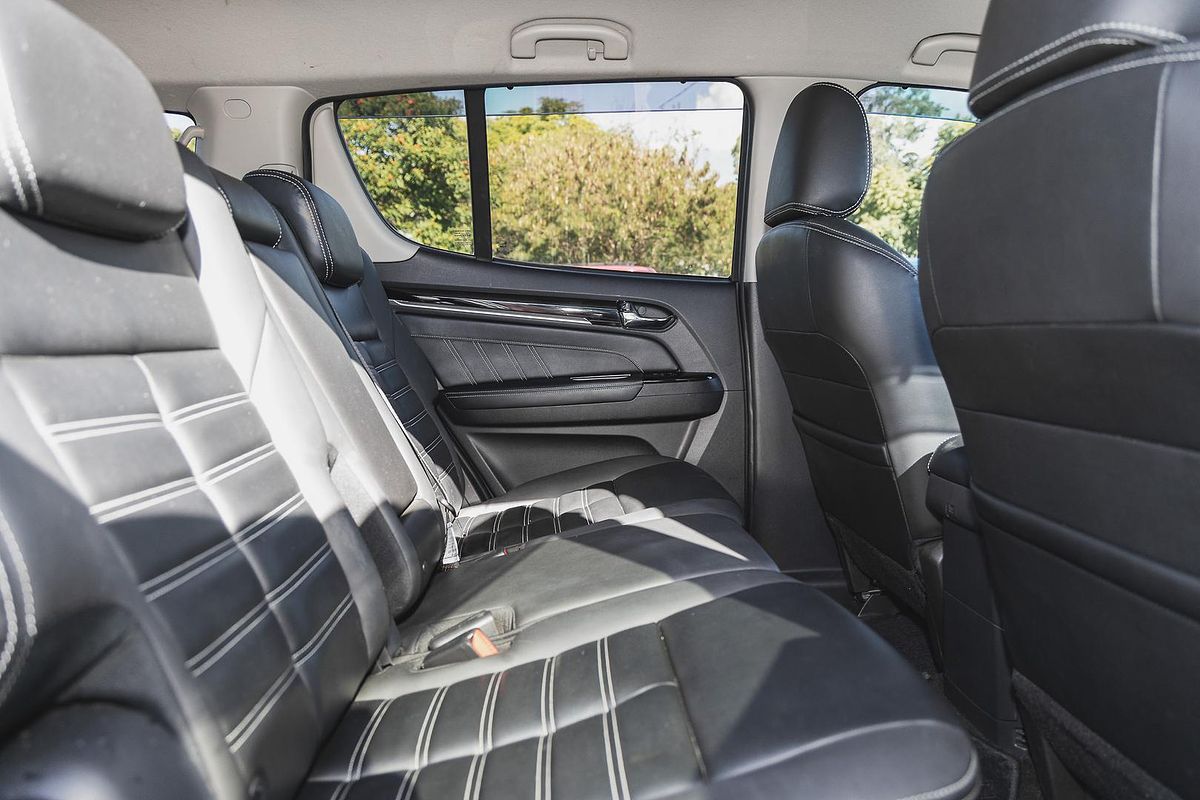 2020 Isuzu MU-X LS-T