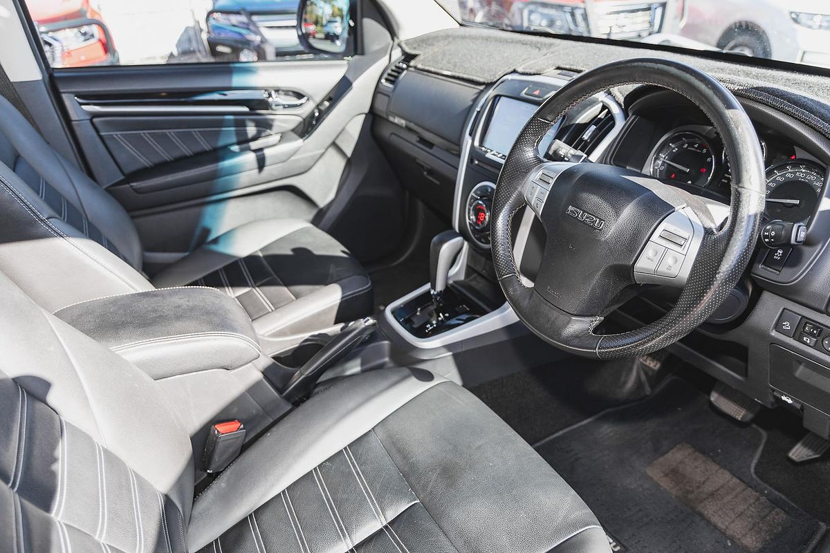 2020 Isuzu MU-X LS-T