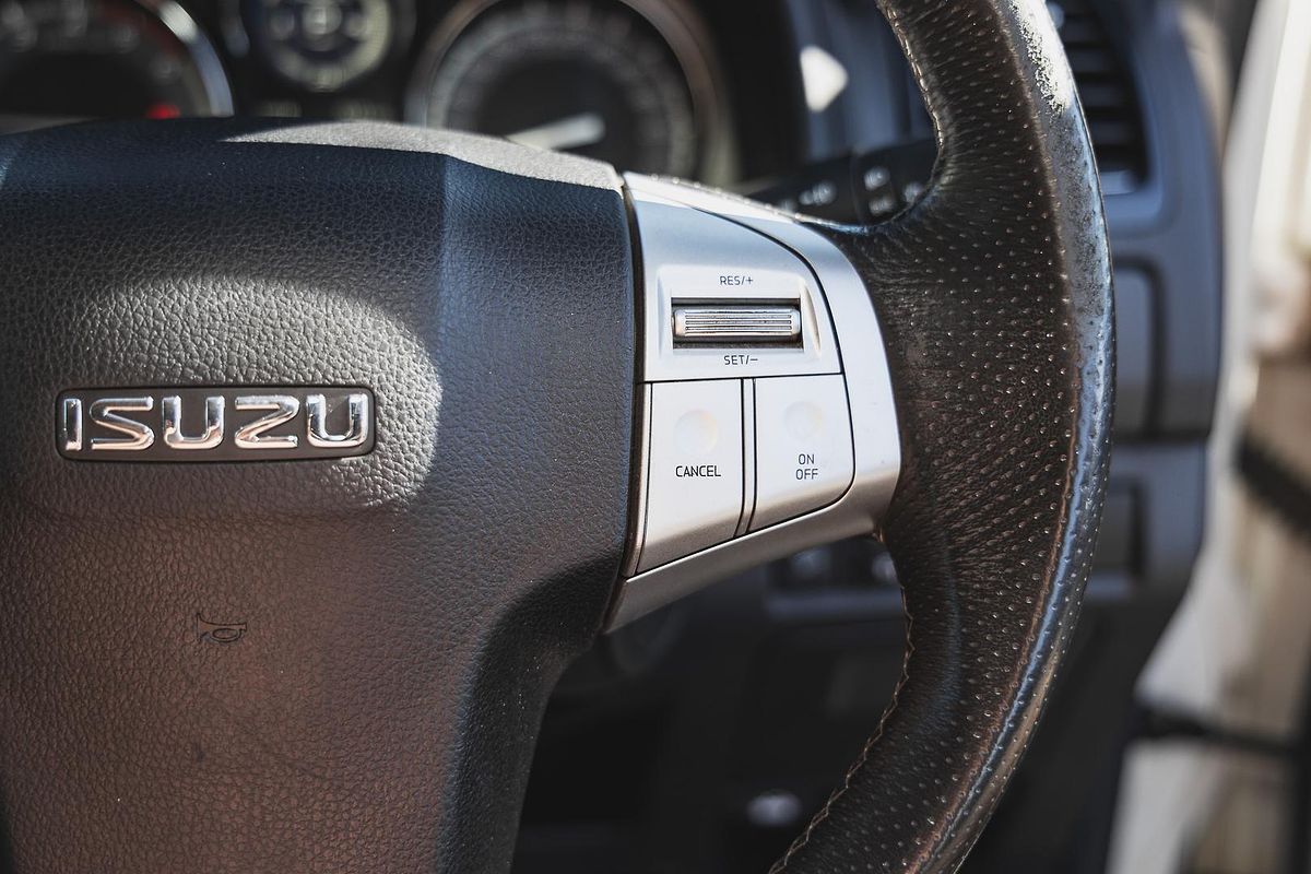 2020 Isuzu MU-X LS-T
