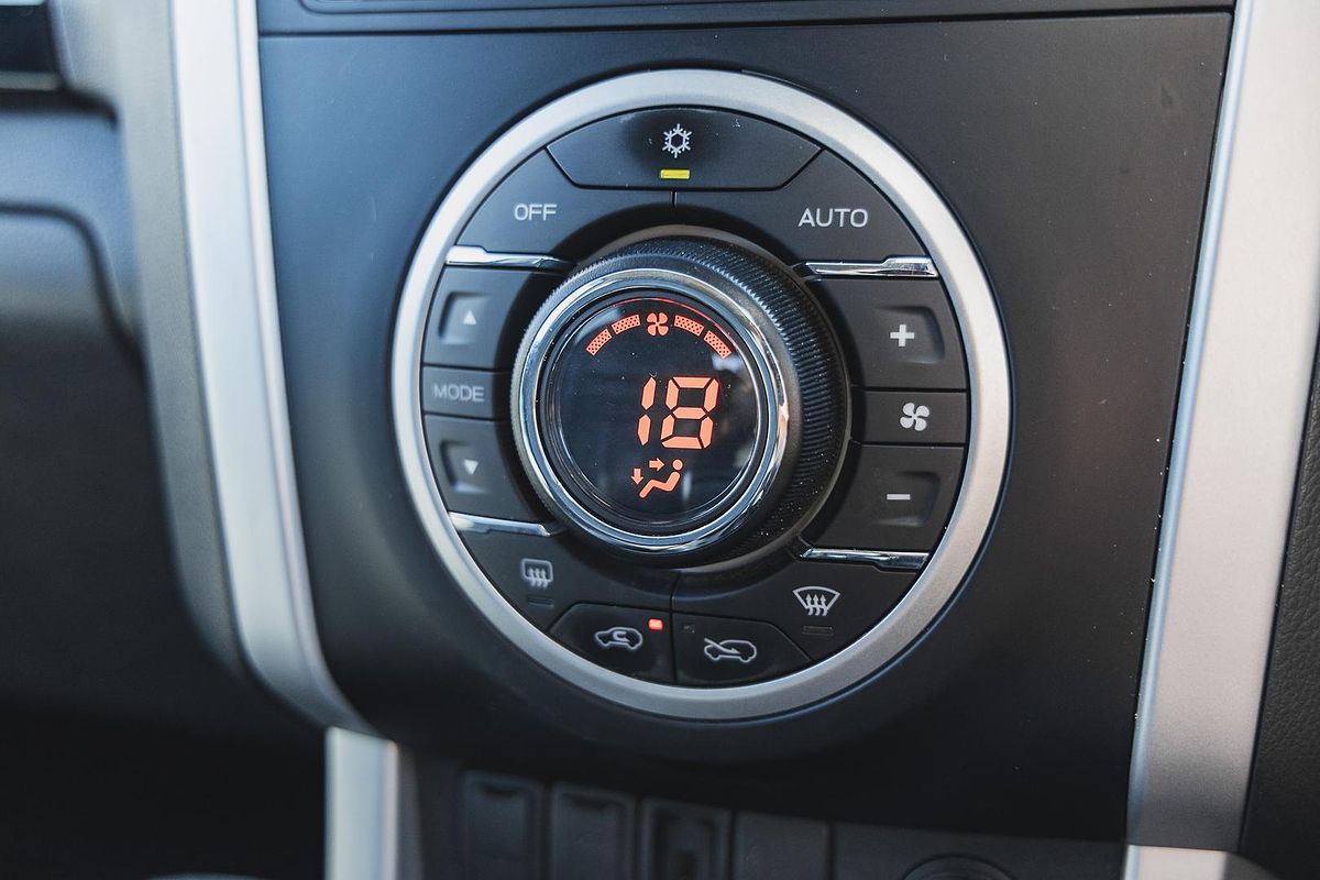 2020 Isuzu MU-X LS-T