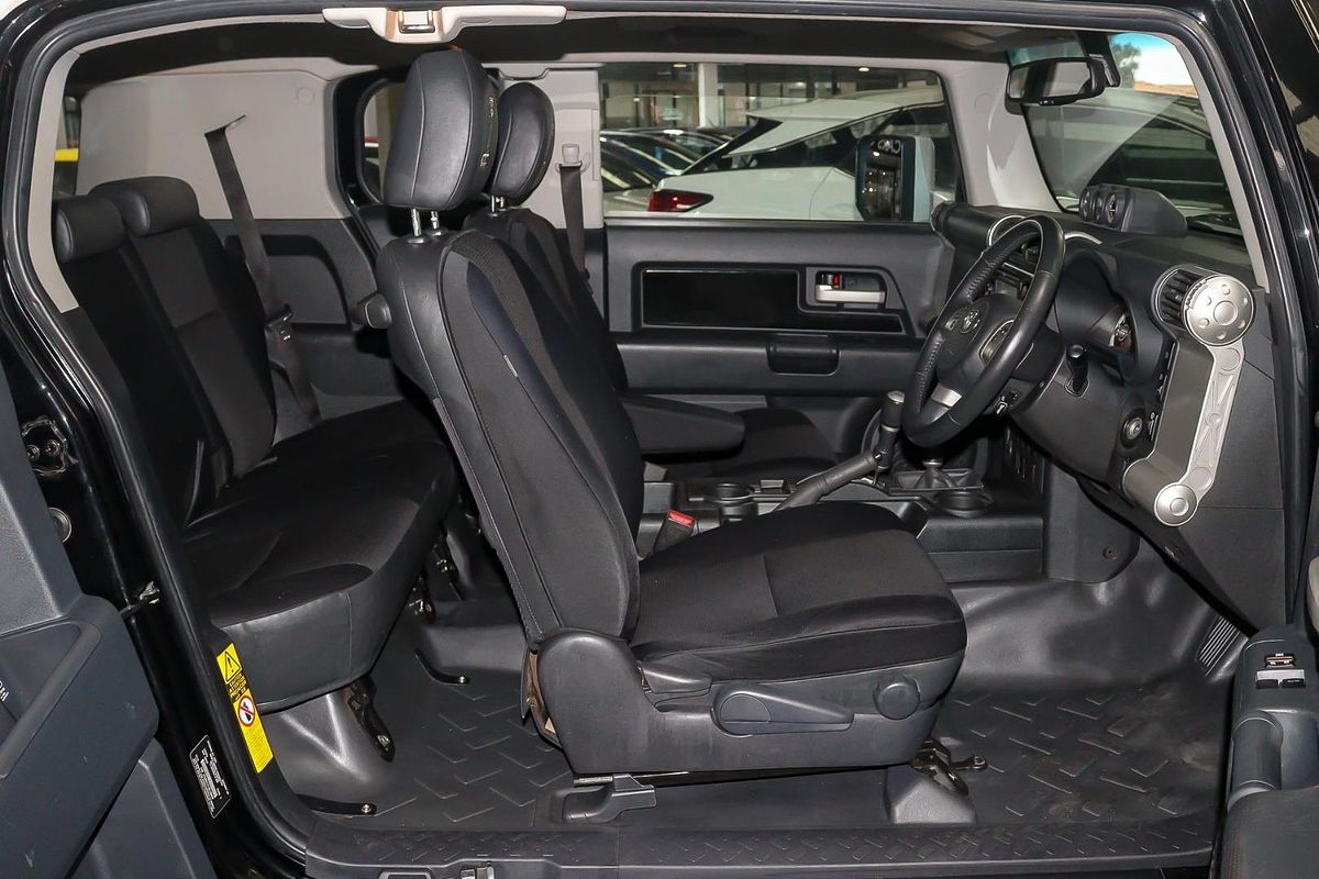 2013 Toyota FJ Cruiser GSJ15R