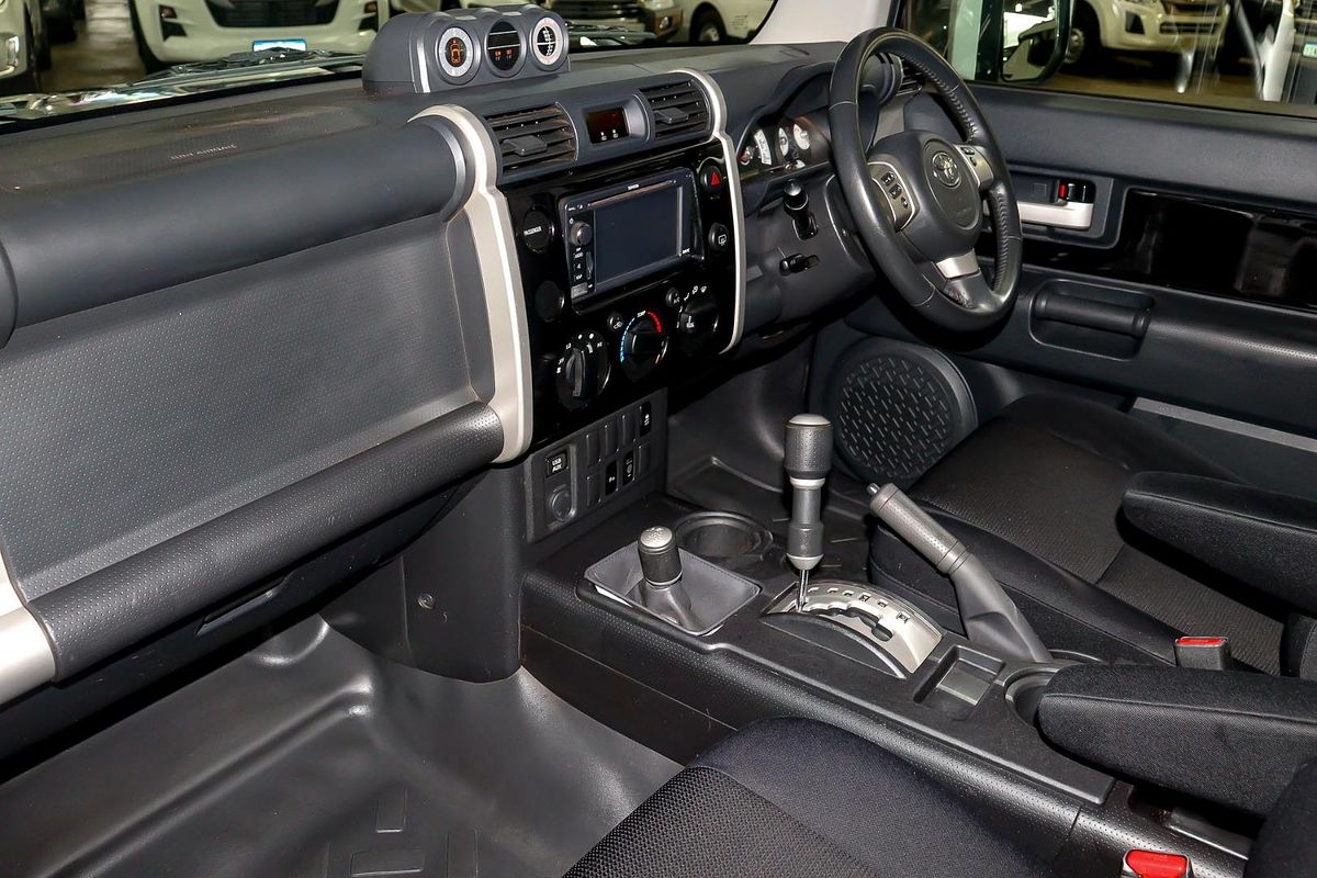 2013 Toyota FJ Cruiser GSJ15R