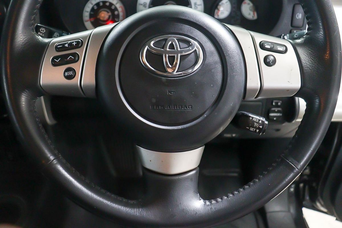 2013 Toyota FJ Cruiser GSJ15R