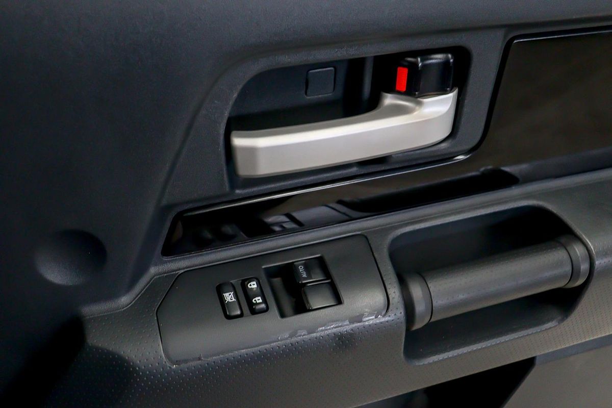 2013 Toyota FJ Cruiser GSJ15R