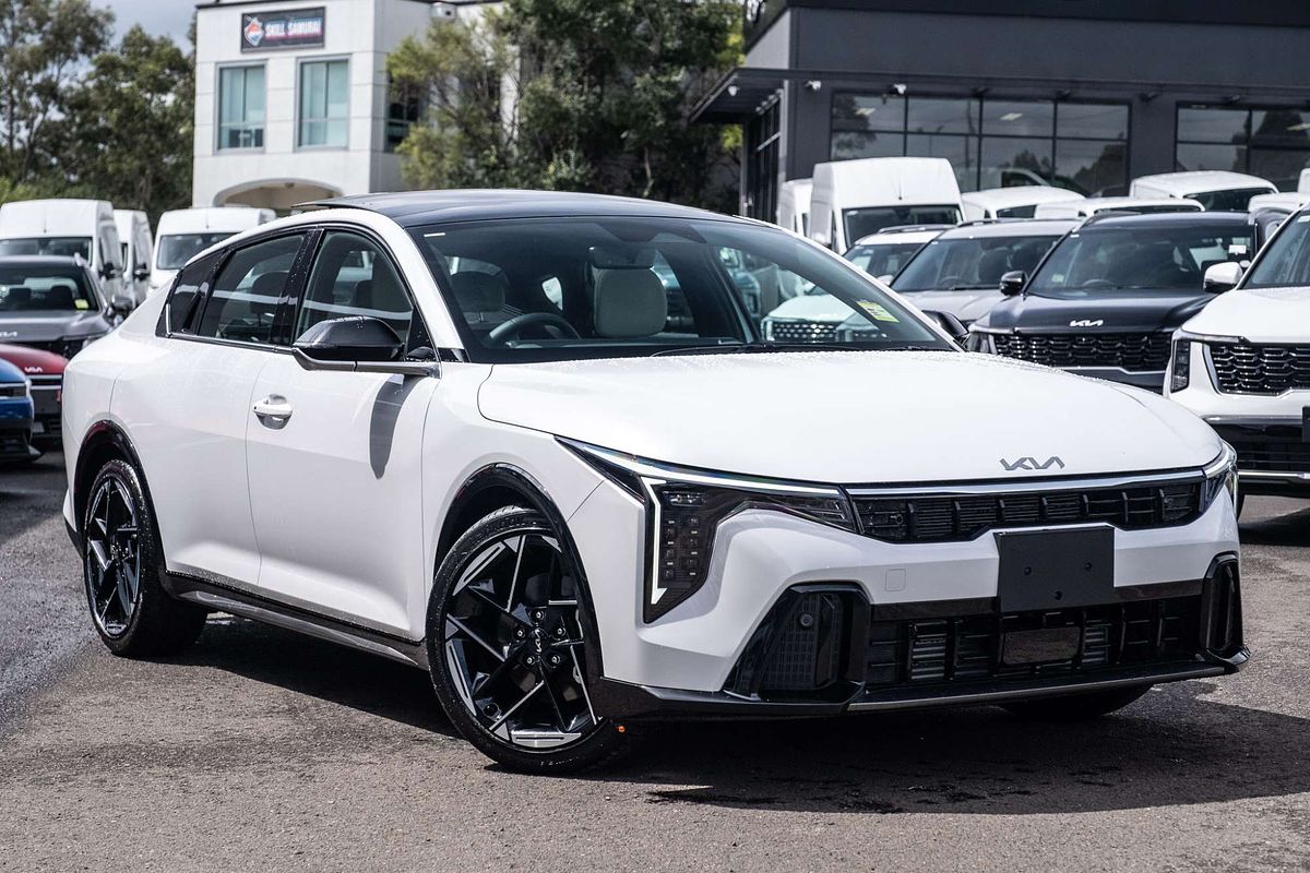 2025 Kia K4 GT-Line CL4m