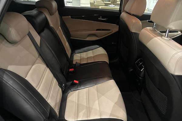 2019 Kia Sorento SLi UM