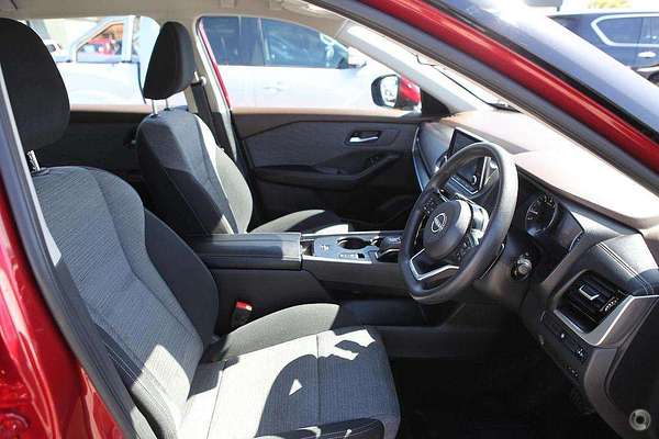 2024 Nissan X-TRAIL ST T33