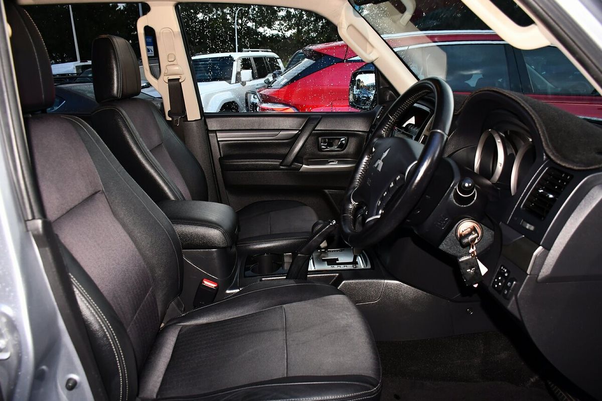 2017 Mitsubishi Pajero GLS NX