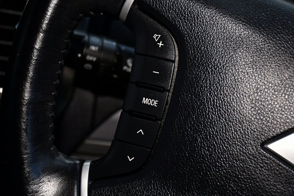 2017 Mitsubishi Pajero GLS NX