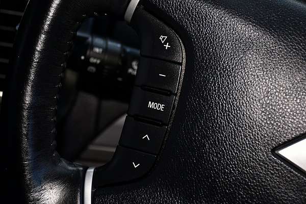 2017 Mitsubishi Pajero GLS NX