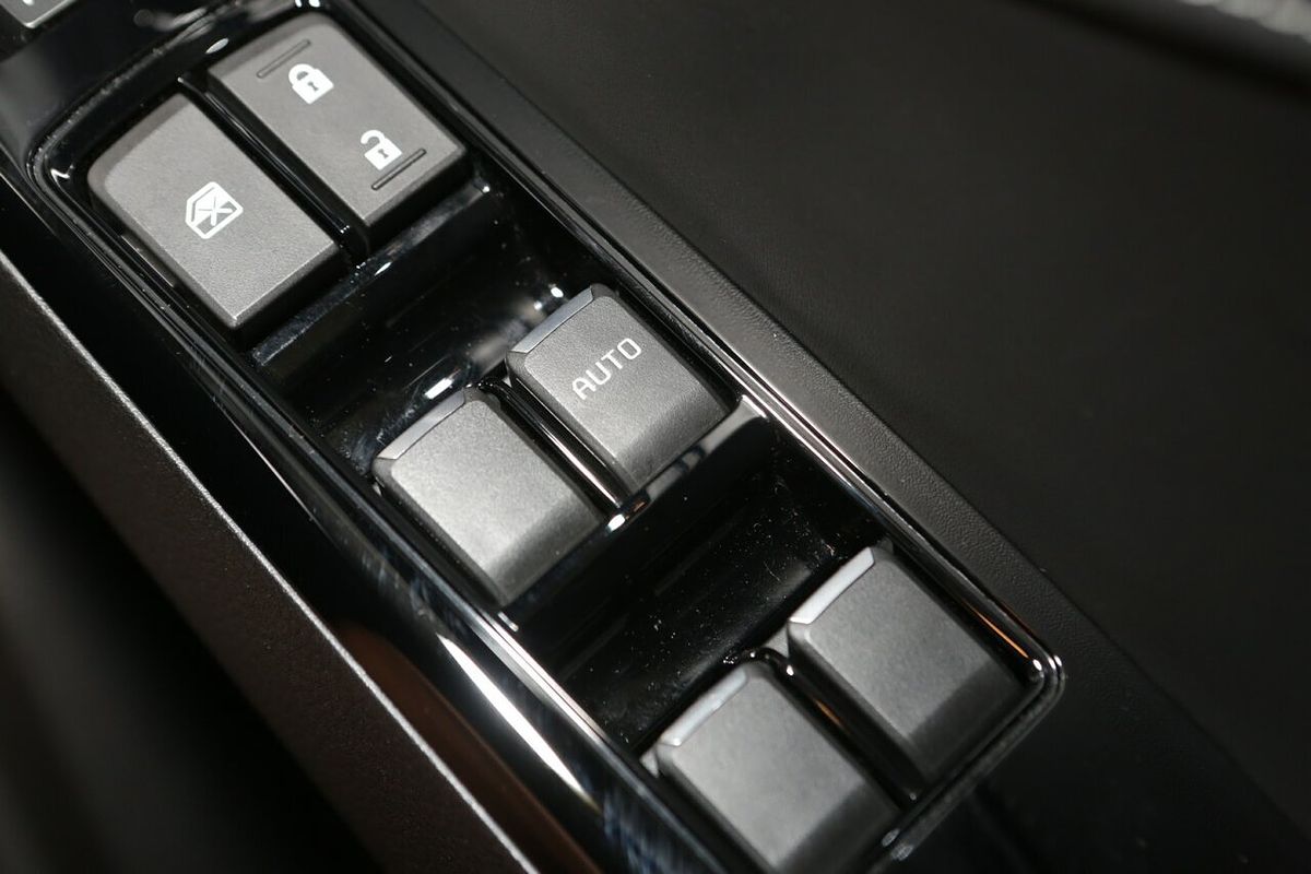 2024 Isuzu MU-X LS-T