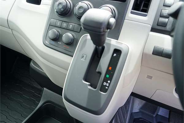 2025 Toyota Hiace Commuter GDH322R