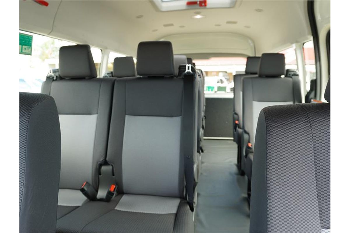 2025 Toyota Hiace Commuter GDH322R