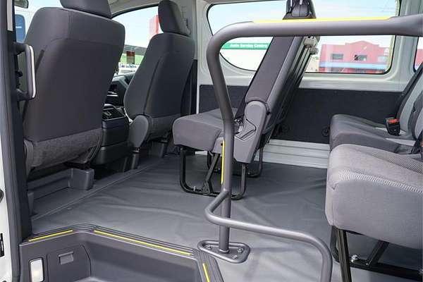 2025 Toyota Hiace Commuter GDH322R