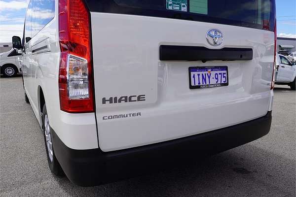 2025 Toyota Hiace Commuter GDH322R