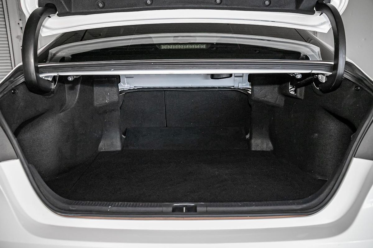 2019 Toyota Camry Ascent AXVH71R