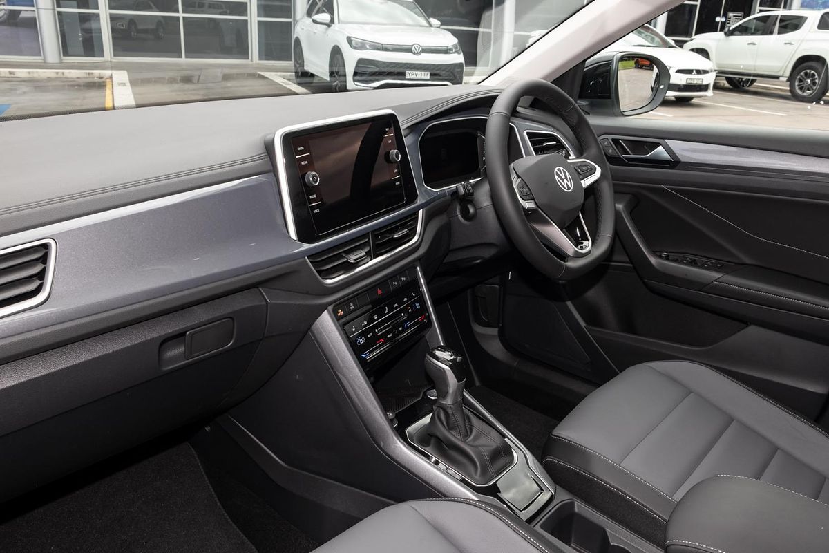 2025 Volkswagen T-Roc 110TSI Style D11