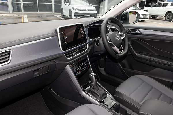 2025 Volkswagen T-Roc 110TSI Style D11