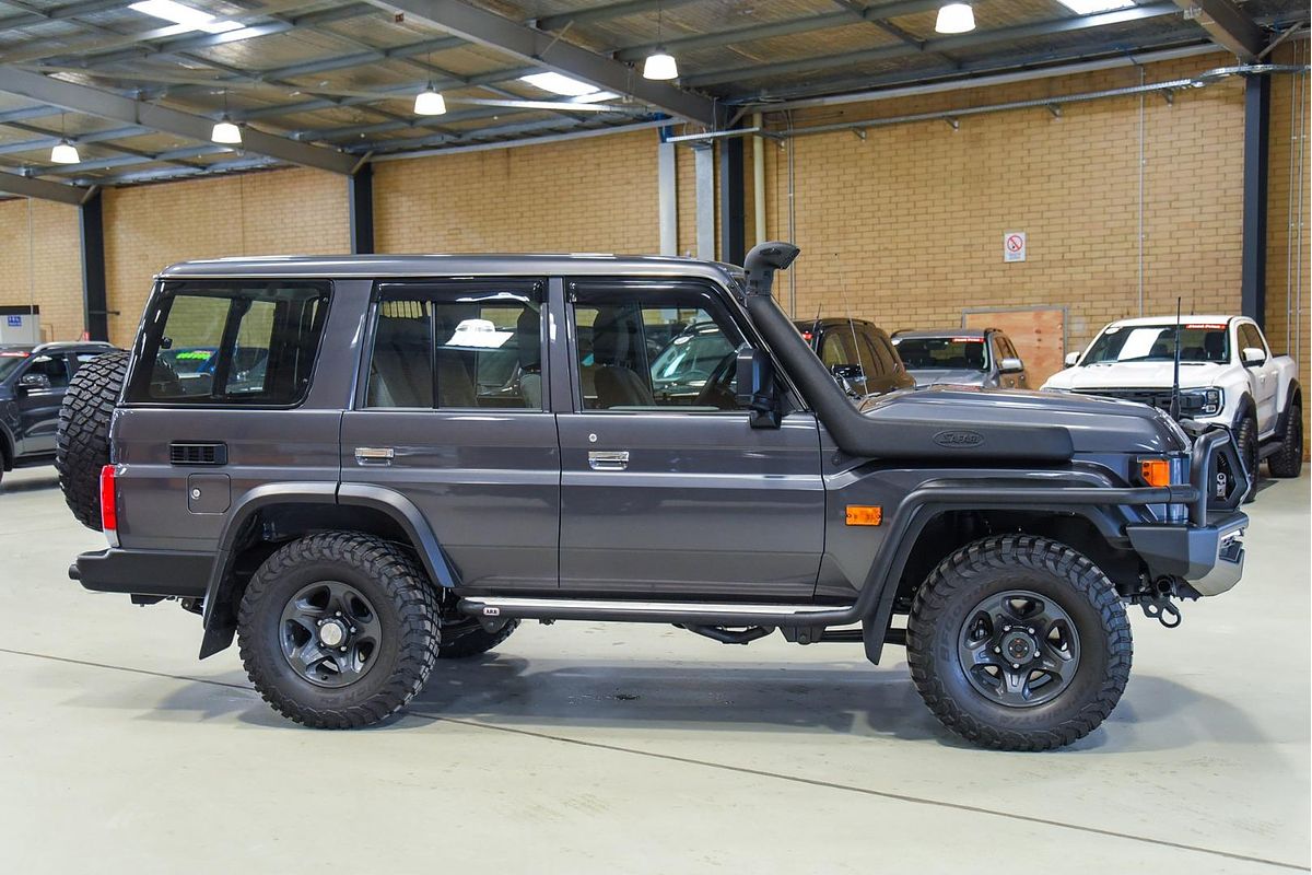 2024 Toyota Landcruiser GXL VDJL76R