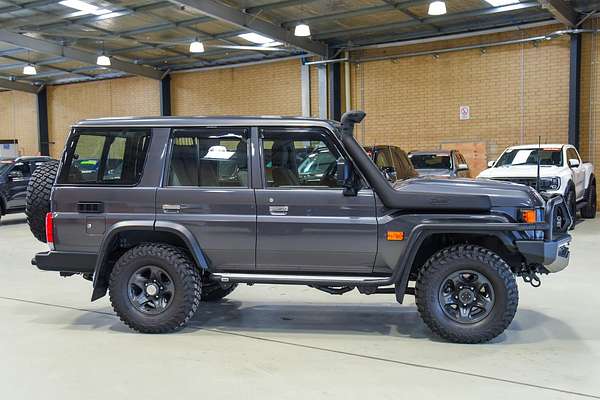 2024 Toyota Landcruiser GXL VDJL76R