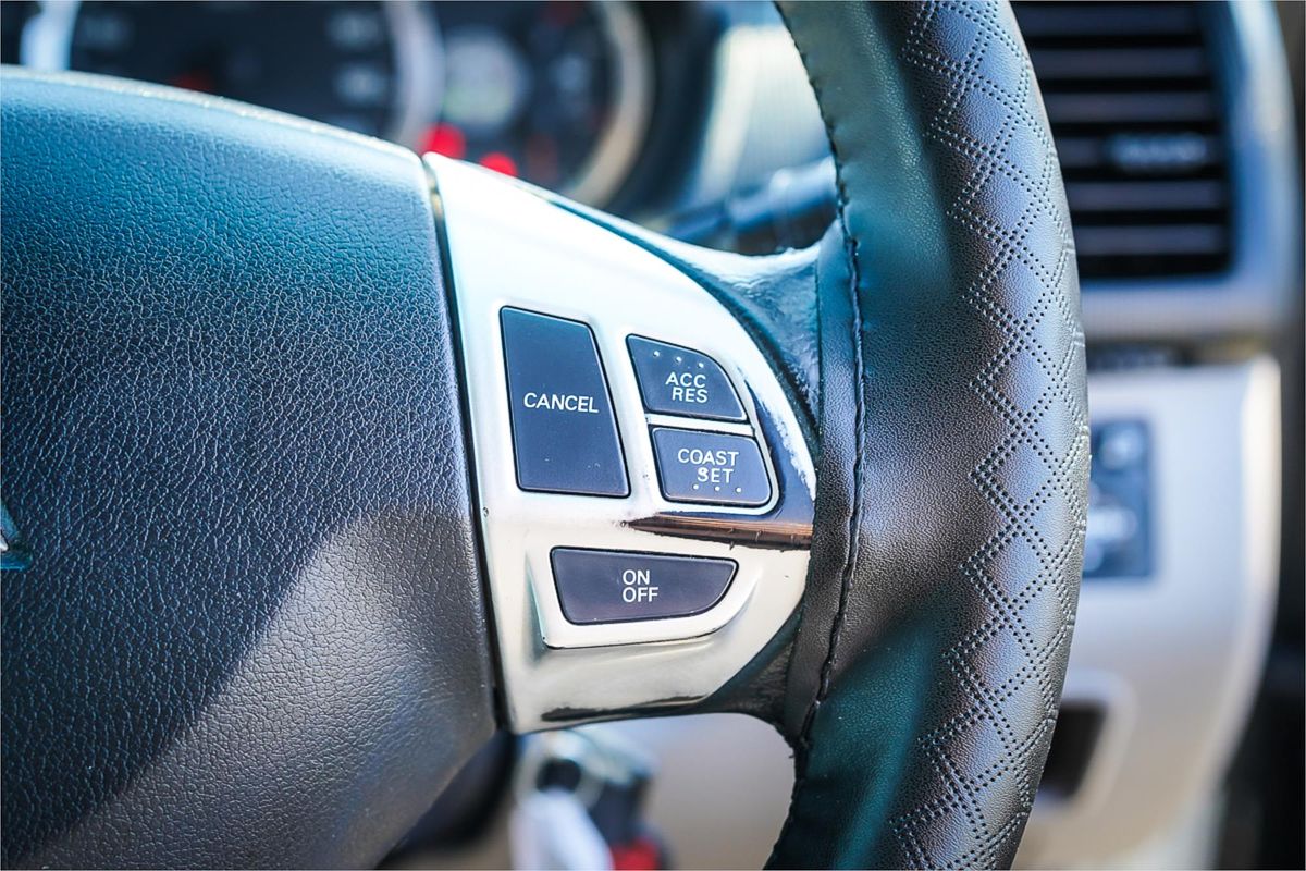 2012 Mitsubishi Triton GLX-R MN 4X4